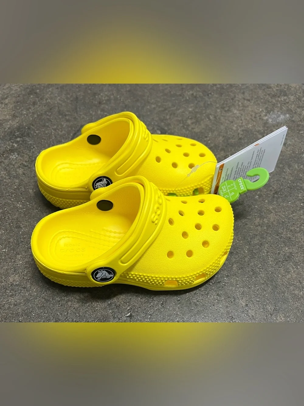 Crocs Kids Classic Clog Lemon Lightweight Heel Strap Shoe Size C7 Water-Friendly